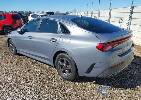 2022 Kia K5 Lx z USA, uszkodzony, nr VIN 5XXG24J25NG133388